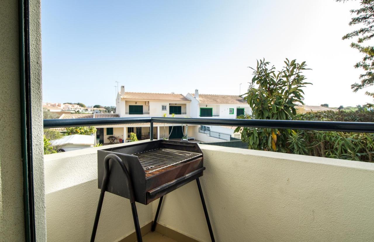 Family Apartment - Pool And Garden & Playground & Beach & Albufeira Exterior photo