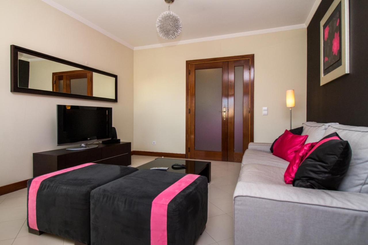 Family Apartment - Pool And Garden & Playground & Beach & Albufeira Exterior photo