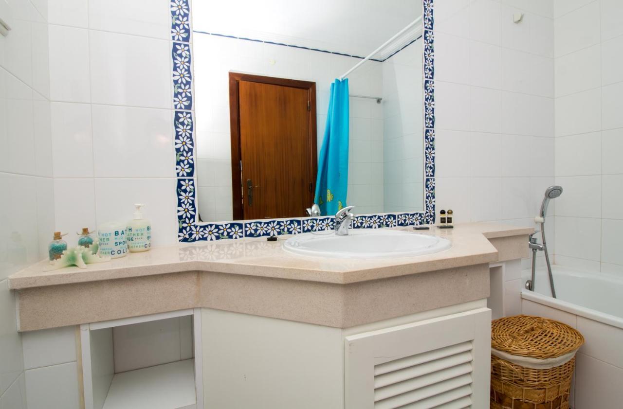 Family Apartment - Pool And Garden & Playground & Beach & Albufeira Exterior photo